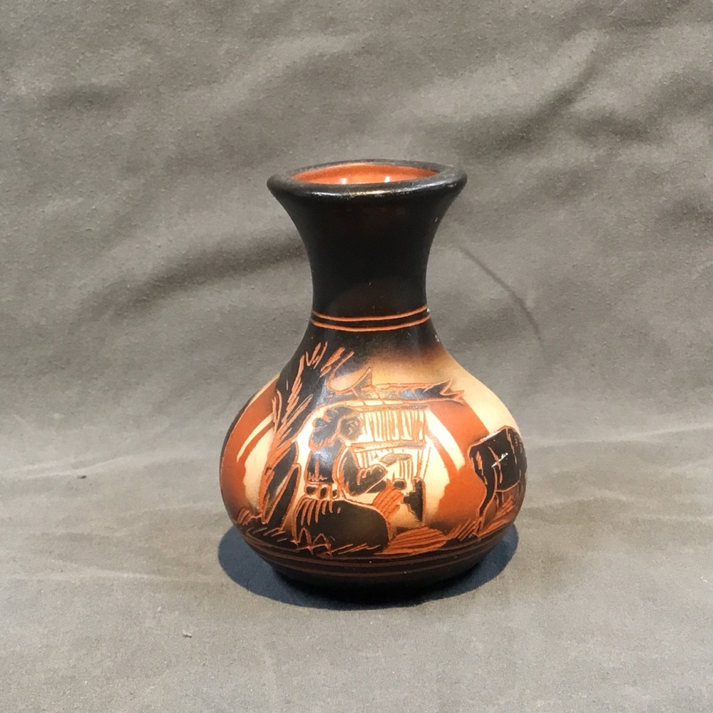 Native American Navajo storyteller vase